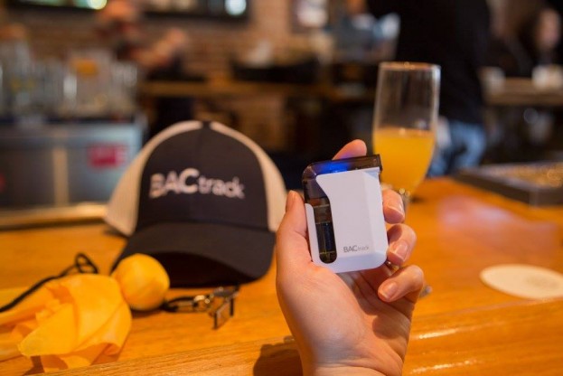 bactrack-mobile-pro-the-smartphone-breathalyzer-hand.jpg